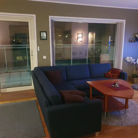 Top Apartment *